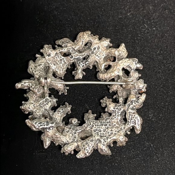 VINTAGE RHINESTONE FLORAL WREATH BROOCH - Picture 2 of 7